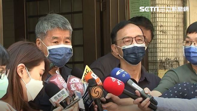 覆電沒民國挨批　張亞中建議用「這」