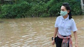 泰國副部長勘災照竟「P圖」 手法太拙劣被網友拆穿　圖／翻攝自推特