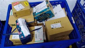 ▲ 有名送貨員在網路上發文表示，因為疫情無法上樓送貨，收貨人電話也不接，心真的很累。（圖／翻攝自爆怨公社）