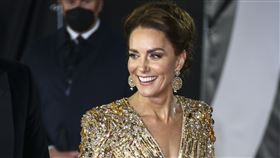 英國皇室威廉王子和凱特王妃、查爾斯王子和卡蜜拉。（圖／美聯社／達志影像）