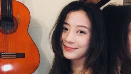 無尺度黑絲正妹　挑戰直播一樣ㄎㄧㄤ