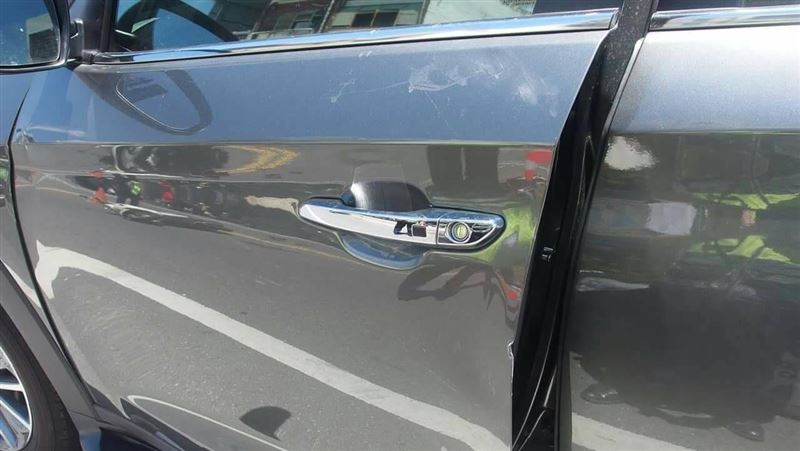 男亂開車門害命！夫妻撞門慘摔…天人永隔