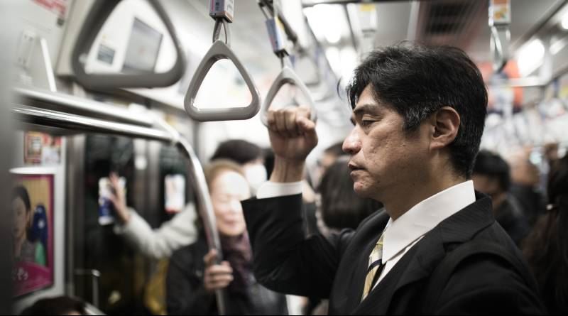 就業人口老化、少子化　使延後退休
