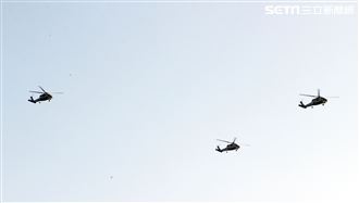 誤觸？S-70C反潛直升機訓練中拋出副油箱