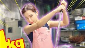 日本名古屋的一處傳統市場裡，有一位名為森朝奈的年輕正妹，有著「日本最美魚販」稱號。（圖／翻攝自森朝奈IG:asanamori）