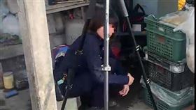 草屯分局，中寮19縣道，女警取締，重機騎士反蒐證 (圖/翻攝畫面)