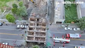 花蓮漫波飯店整棟倒　民眾：以為地震（圖／翻攝畫面）