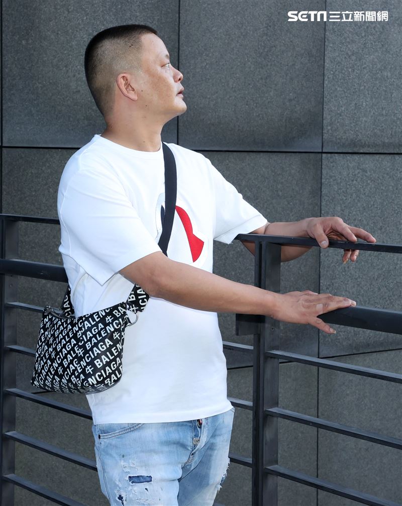 網紅肥大叔三立新聞網專訪。（記者邱榮吉/攝影）