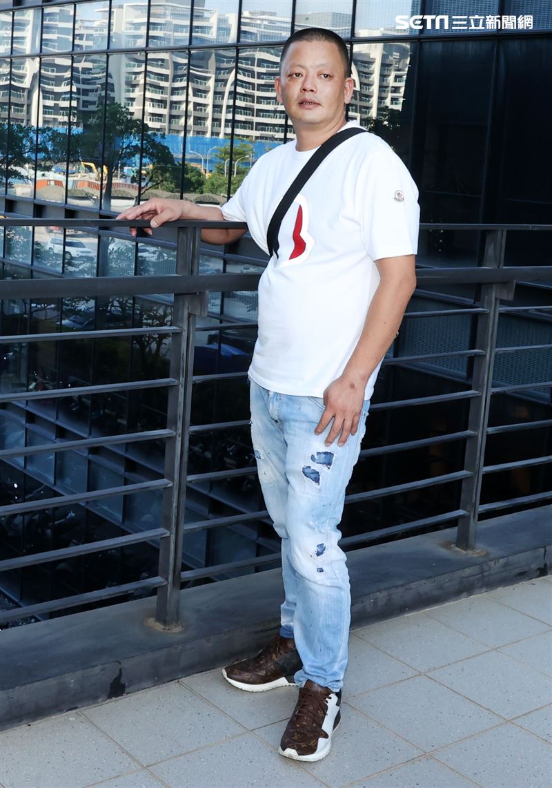 網紅肥大叔三立新聞網專訪。（記者邱榮吉/攝影）