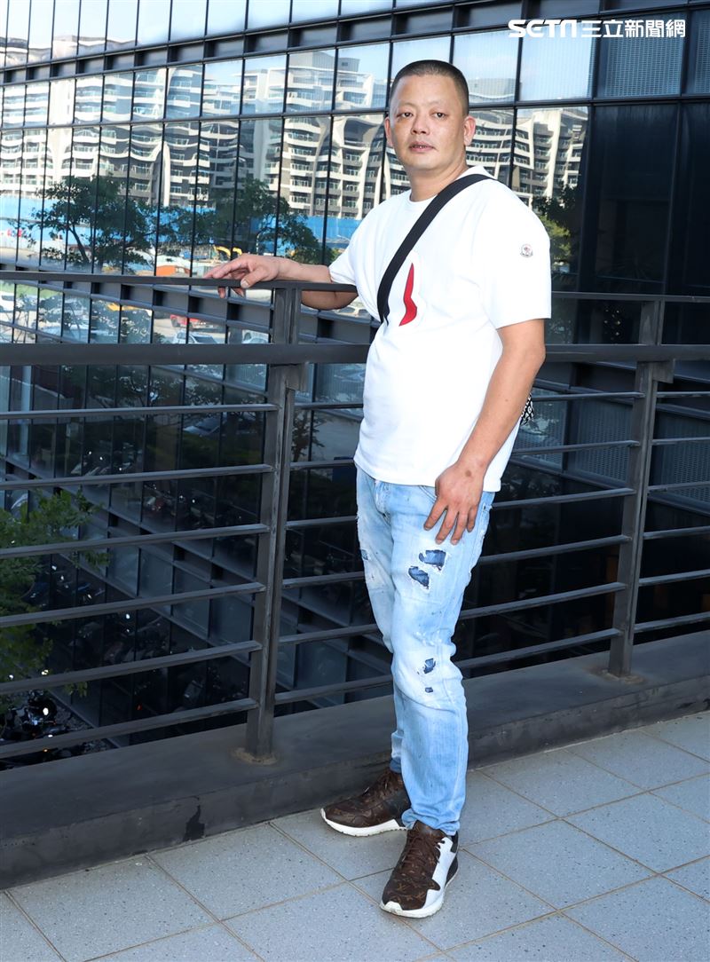 網紅肥大叔三立新聞網專訪。（記者邱榮吉/攝影）