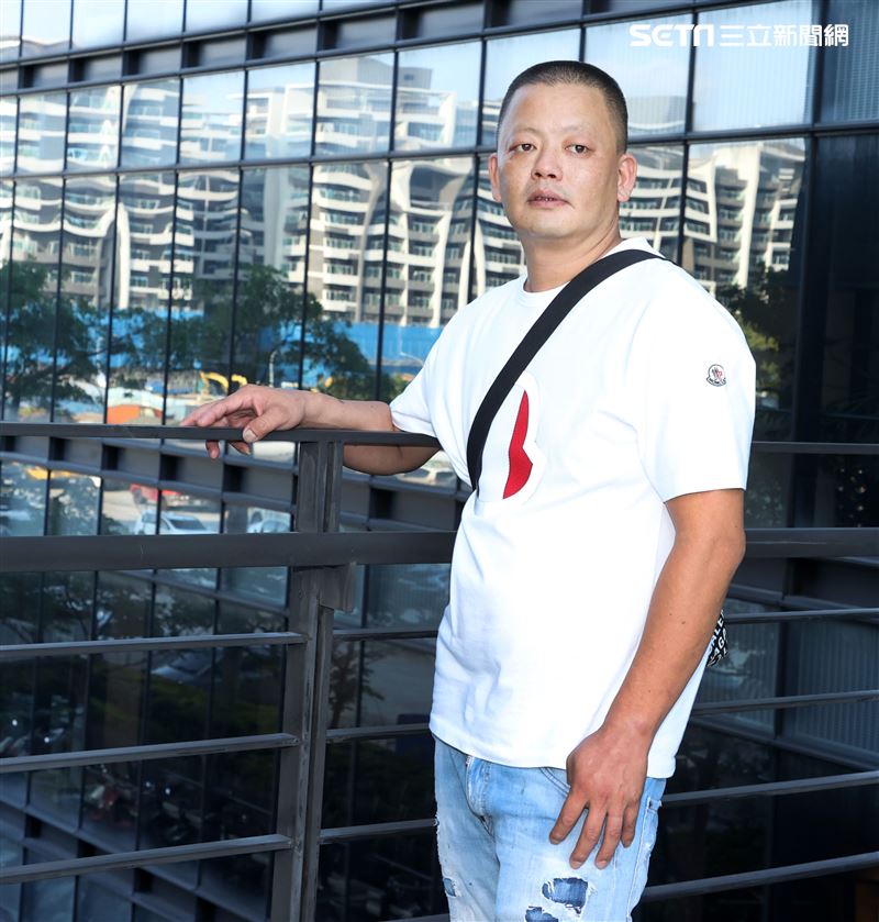 網紅肥大叔三立新聞網專訪。（記者邱榮吉/攝影）