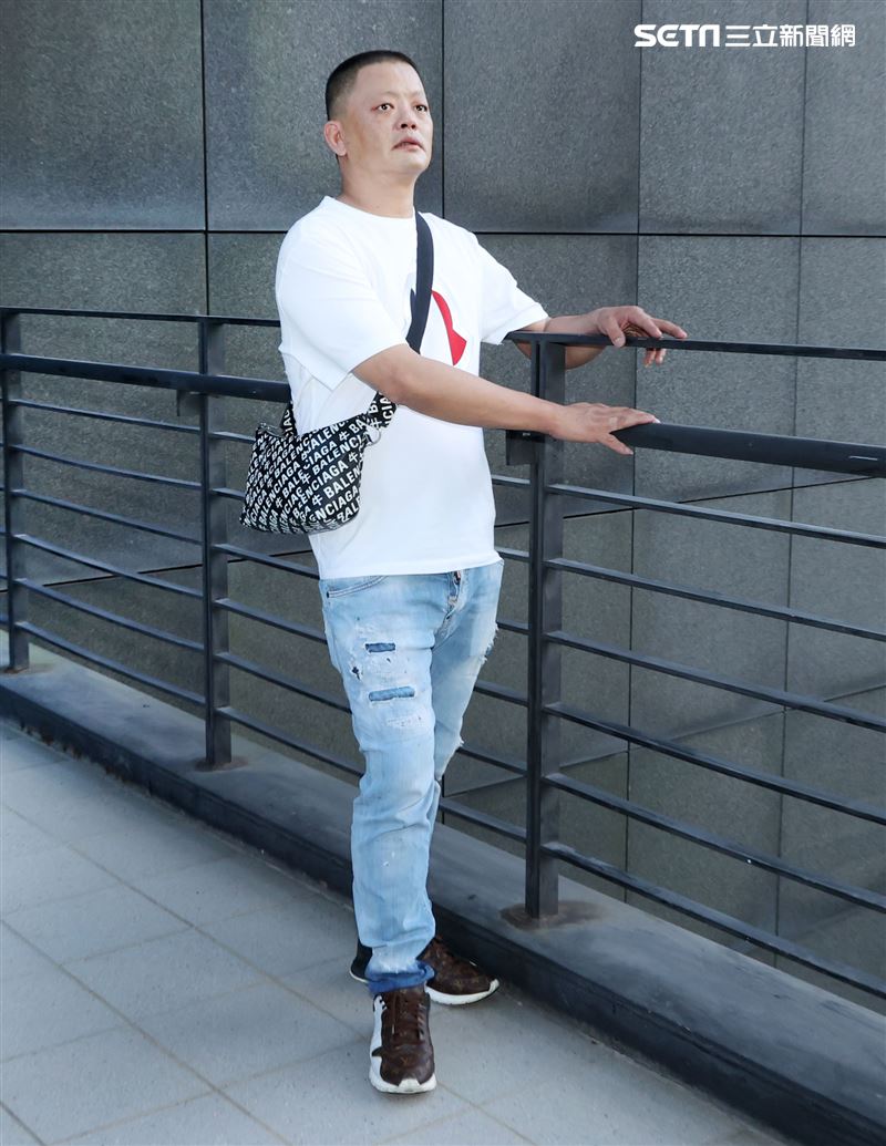 網紅肥大叔三立新聞網專訪。（記者邱榮吉/攝影）