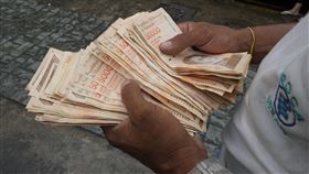 委內瑞拉貨幣（圖／美聯社／達志影像）