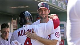 紅雀Adam Wainwright和Yadier Molina。（圖／美聯社／達志影像）