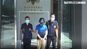 台北市刑大偵三隊前往西寧國宅逮捕謝男，並起獲3把改造手槍及31顆子彈。（圖／翻攝畫面）