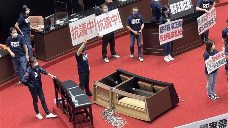 藍委超瞎提案曝光　他揭助中攻台幕後