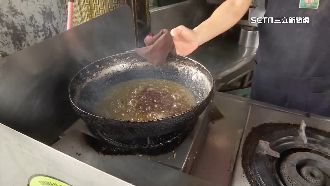 獨／煎豬排鍋積厚厚黑炭　照片掀熱議