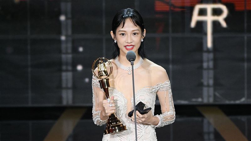 隔11年奪戲劇女配　簡嫚書我要哭了