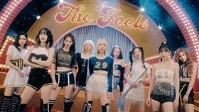 TWICE青春尺度大開，整隊成為清涼啦啦隊。（圖／翻攝自twicetagram IG）