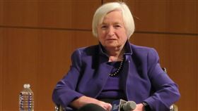 前聯準會主席葉倫  有望出掌美國財政部前聯準會主席葉倫（圖）獲美國總統當選人拜登青睞，有望成為美國財政部首位女性部長。圖為葉倫2018年12月10日在紐約市立大學研究生院出席座談會。中央社記者尹俊傑紐約攝  109年11月24日