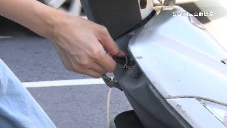 等紅燈熄火「省油」　機車族兩面論戰