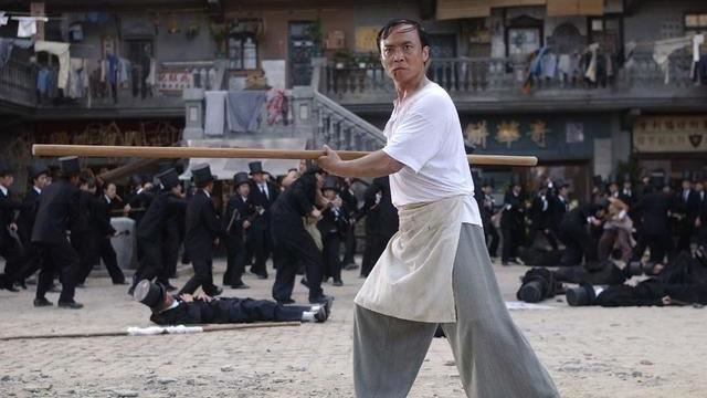他與周星馳合作翻紅　家人背景超驚人