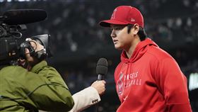 大谷翔平接受訪問。（圖／美聯社／達志影像）