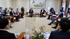 行政院長蘇貞昌4日召開擴大防疫會議。（圖／行政院提供）