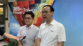 朱立倫,前主席,黃健庭,前縣長於台東航空站受訪