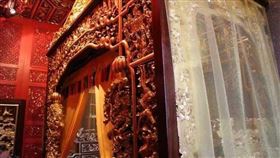 ▲紅毛港飛鳳寺的神明床。（圖／粉絲阿本提供）