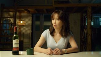 天心重回家暴夫懷抱　陳嘉玲挺肚擋車