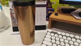 水壺、水杯、喝水、飲水。（示意圖／記者詹鎰睿攝影）