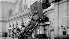 法國巴黎蒙帕納斯（Montparnasse derailment）出軌事件／Wikimedia Commons