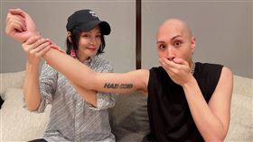 黃宣手上刺青的數字剛好是徐若瑄生日。（圖／翻攝自徐若瑄IG）