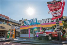 華泰名品城全新場景　重現復古風潮