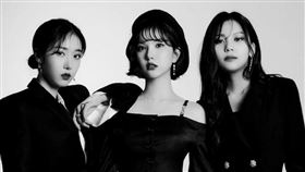 GFRIEND成員銀河、信飛和嚴智。(圖／銀河，信飛，嚴智，bpm娛樂IG)