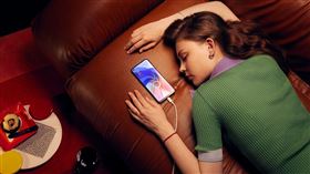 同價位帶最高畫素AI鏡頭　OPPO推平價新機A55（圖／OPPO提供）