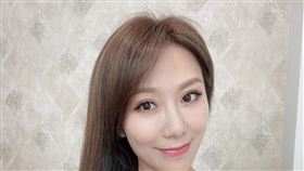 佩甄分享自己開學第一天也送小孩去上學。（圖／翻攝自佩甄臉書）