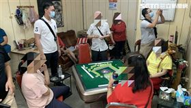 桃警攻堅破獲麻將職賭場　查獲17人（圖／翻攝畫面）