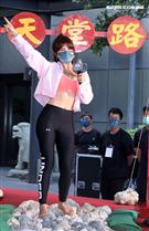 壯壯接受軍事考驗「天堂路」。（記者邱榮吉/攝影）