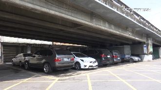 公有停車場停2年　他慘收27萬罰單