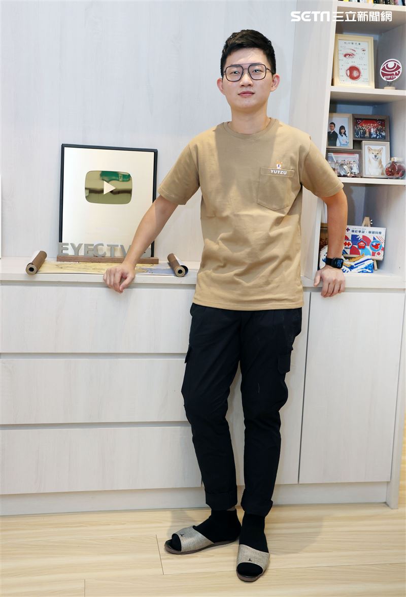 視網膜三立新聞網專訪。（記者邱榮吉/攝影）