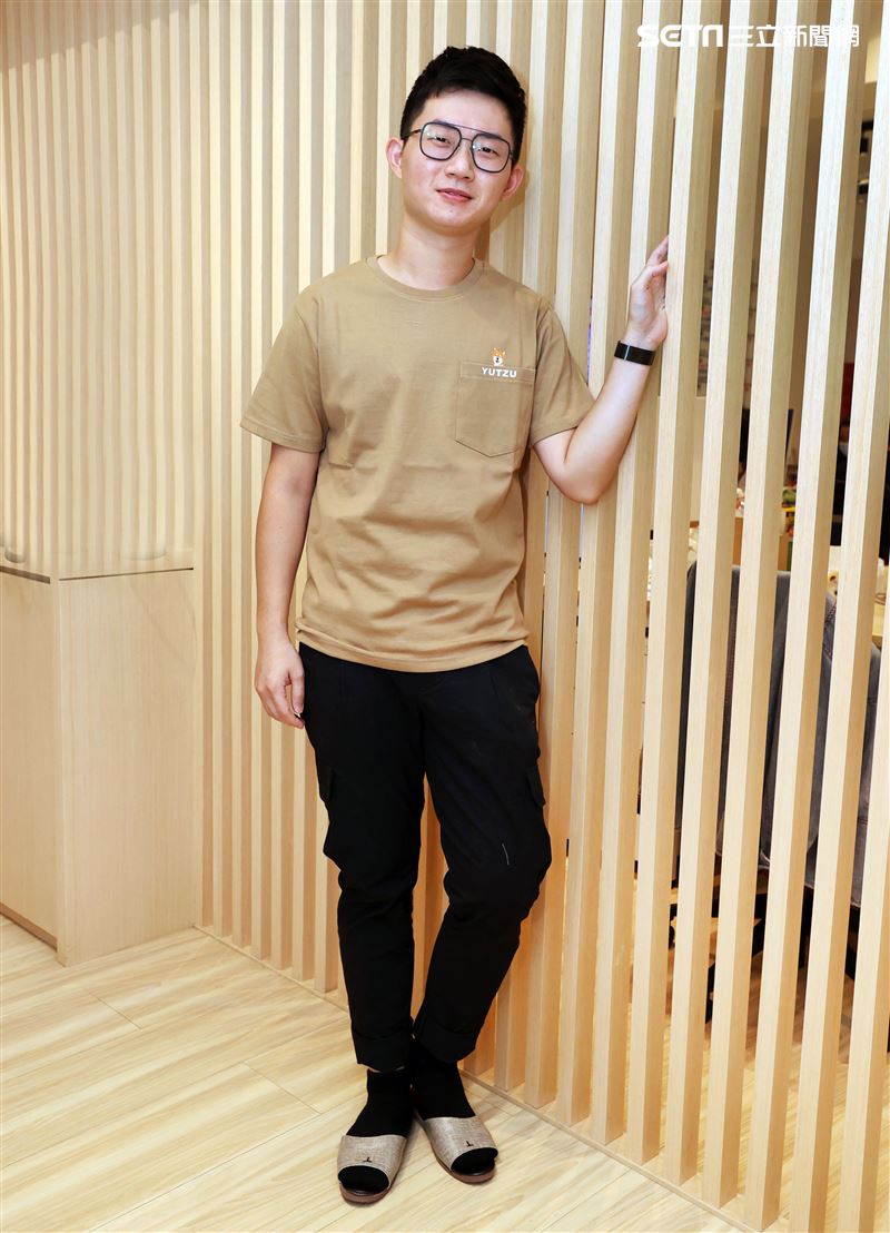 視網膜三立新聞網專訪。（記者邱榮吉/攝影）