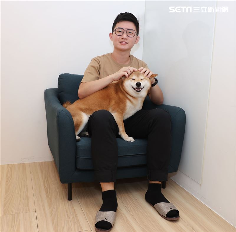 視網膜三立新聞網專訪。（記者邱榮吉/攝影）