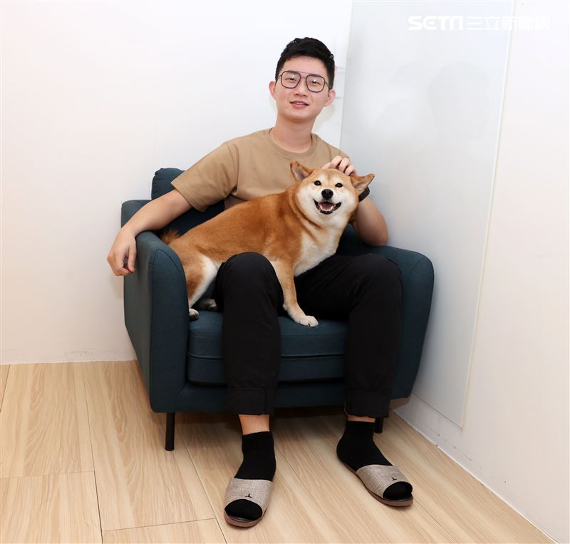 視網膜三立新聞網專訪。（記者邱榮吉/攝影）