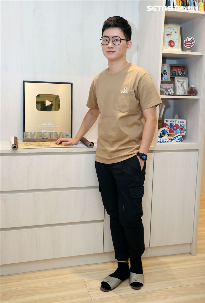 視網膜三立新聞網專訪。（記者邱榮吉/攝影）