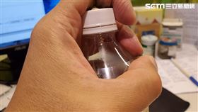 馮女士旋開飲料瓶瓶蓋，讓她痛徹心扉，生活品質降到谷底。（圖／資料照）

