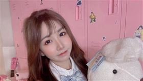 網紅辣模「念念」周念薰（圖／翻攝自念念IG）