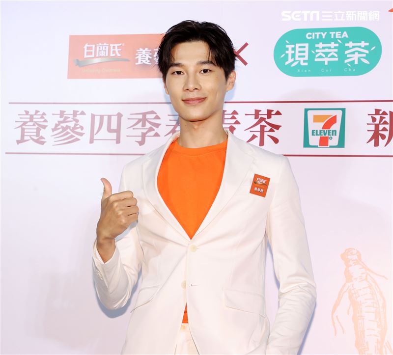 「俗女2」中藥行三代嘉明宋偉恩雞精活動。（記者邱榮吉/攝影）