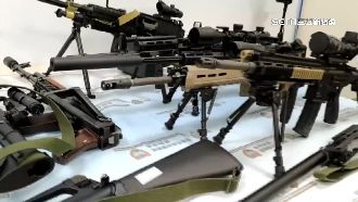 男朝馬路「試槍」　強火力可射穿鋁板